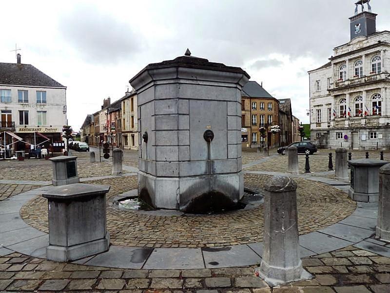 Le Bastion Apartamento Rocroi Exterior foto